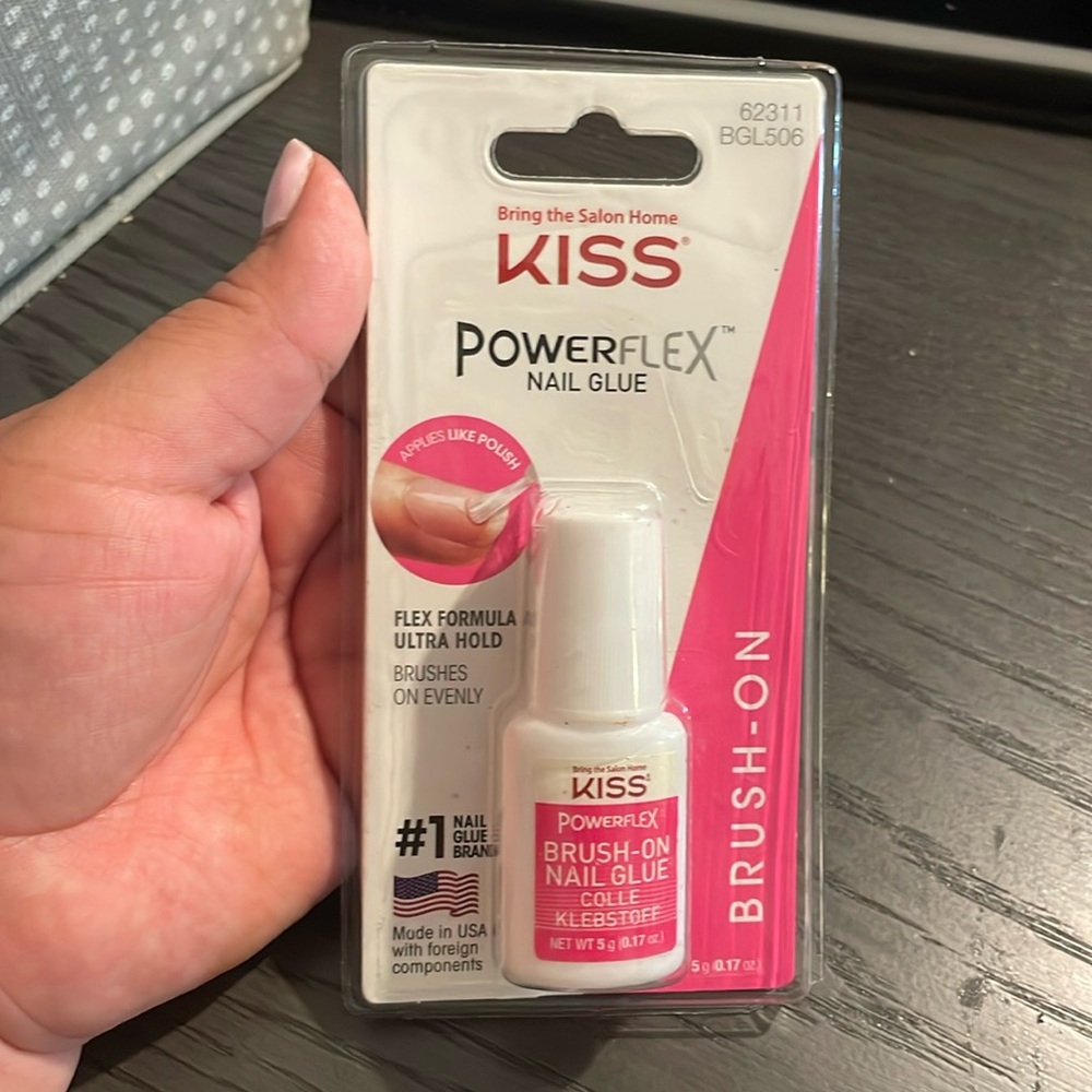 NIB KISS Powerflex Nail Glue